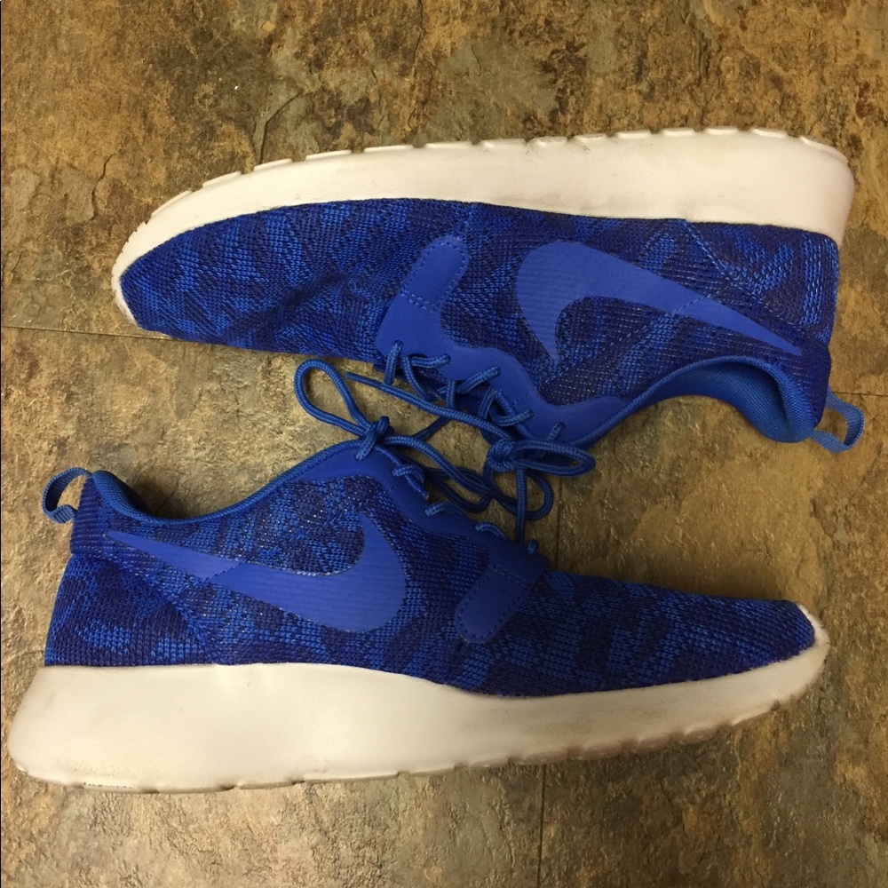 Women’s Nike Roshe Sneakers